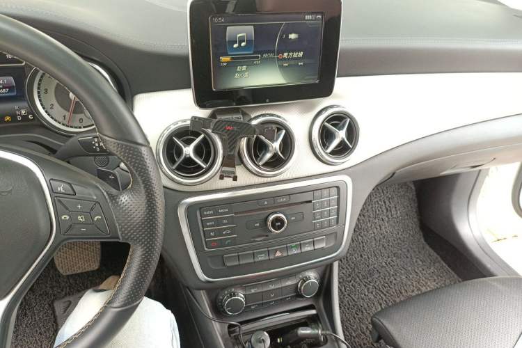 Used Mercedes-Benz GLA 2016 GLA 200 Fashion Model Audio And AC Panel