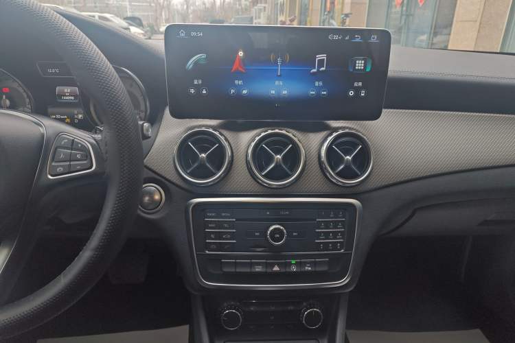 Used Mercedes-Benz GLA 2016 GLA 200 Fashion Model Audio And AC Panel