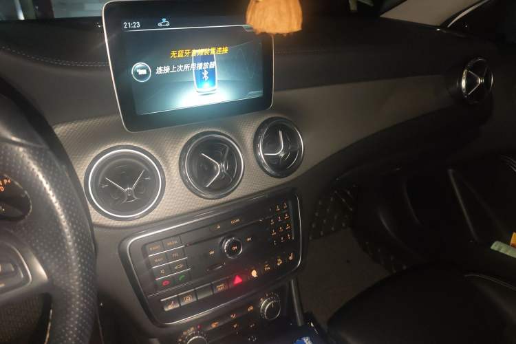 Used Mercedes-Benz GLA 2016 GLA 220 4MATIC Fashion Edition Audio And AC Panel