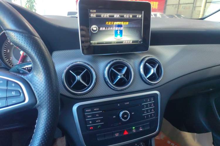 Used Mercedes-Benz GLA 2016 GLA 200 Sport Edition Audio And AC Panel