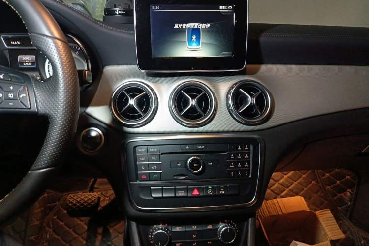 Used Mercedes-Benz GLA 2016 GLA 200 Fashion Model Audio And AC Panel