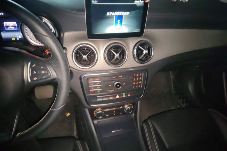 Used Mercedes-Benz GLA 2016 GLA 200 Fashion Model Audio And AC Panel