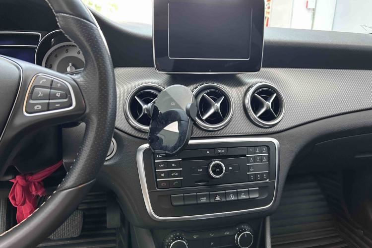 Used Mercedes-Benz GLA 2016 GLA 200 Sport Edition Audio And AC Panel