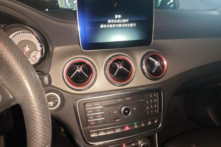 Used Mercedes-Benz GLA 2016 GLA 220 4MATIC Fashion Edition Audio And AC Panel