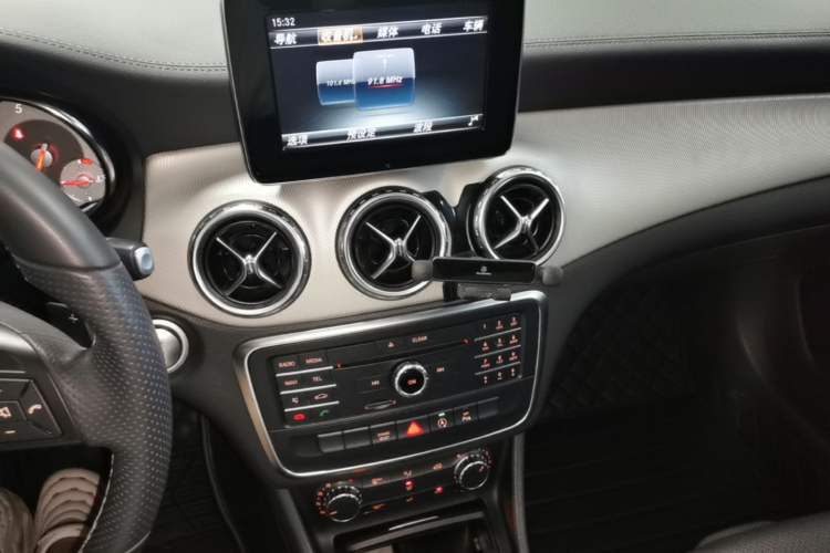 Used Mercedes-Benz GLA 2016 GLA 200 Fashion Model Audio And AC Panel