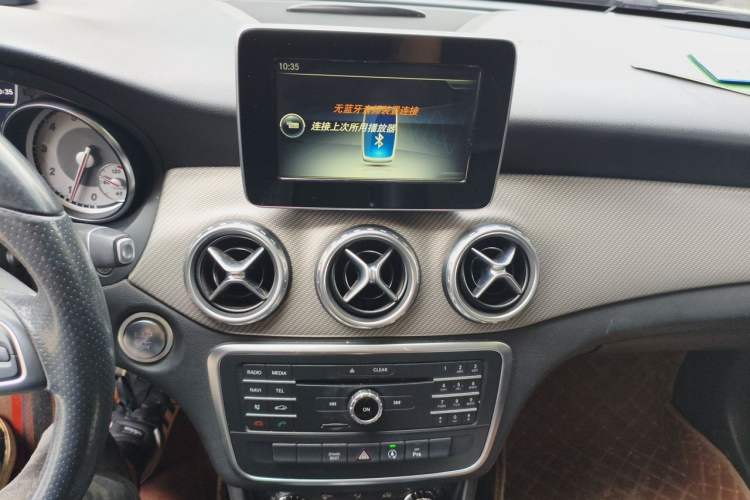 Used Mercedes-Benz GLA 2016 GLA 200 Sport Edition Audio And AC Panel