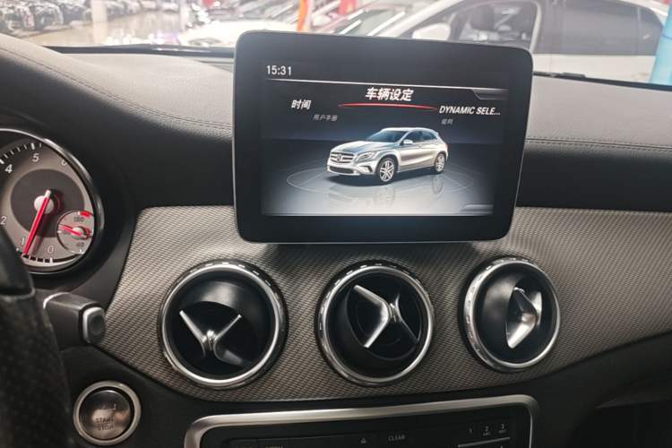 Used Mercedes-Benz GLA 2016 GLA 220 4MATIC Fashion Edition Audio And AC Panel