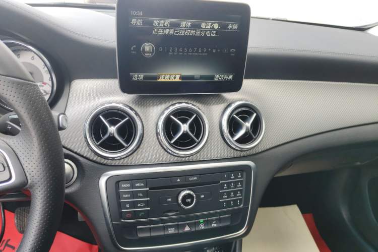 Used Mercedes-Benz GLA 2016 GLA 200 Fashion Model Audio And AC Panel