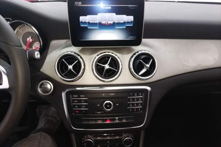 Used Mercedes-Benz GLA 2016 GLA 200 Fashion Model Audio And AC Panel