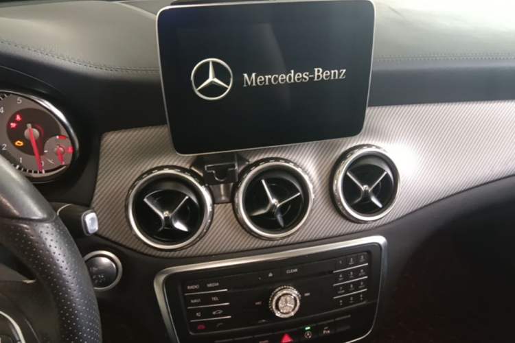 Used Mercedes-Benz GLA 2016 GLA 200 Fashion Model Audio And AC Panel