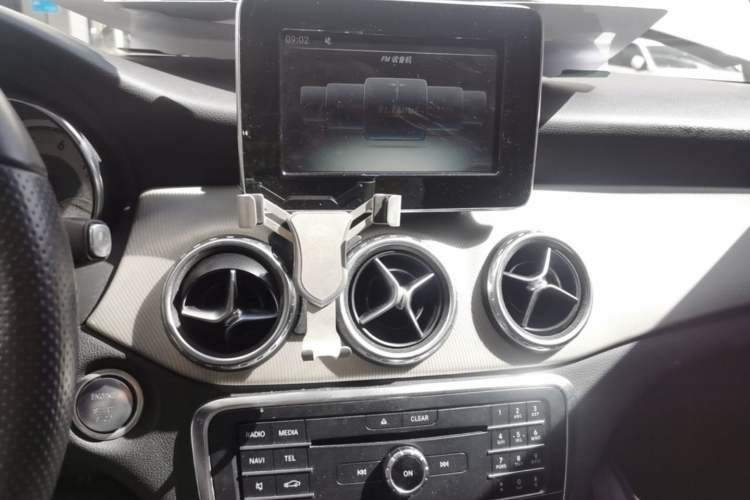 Used Mercedes-Benz GLA 2016 GLA 200 Sport Edition Audio And AC Panel