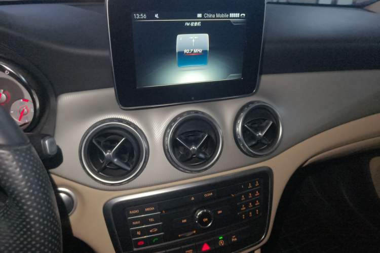 Used Mercedes-Benz GLA 2016 GLA 200 Sport Edition Audio And AC Panel