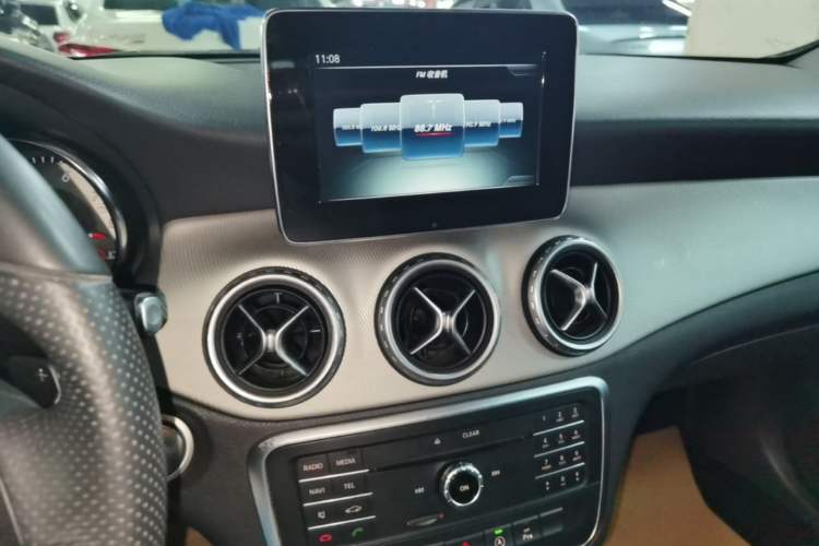 Used Mercedes-Benz GLA 2016 GLA 200 Sport Edition Audio And AC Panel