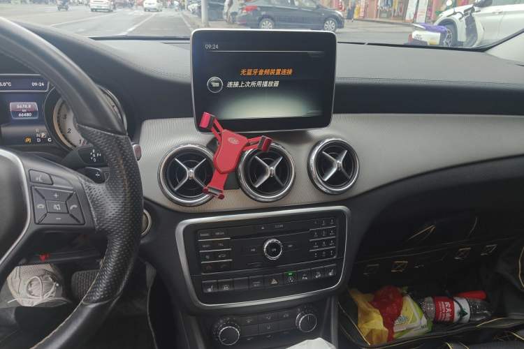 Used Mercedes-Benz GLA 2016 GLA 220 4MATIC Fashion Edition Audio And AC Panel