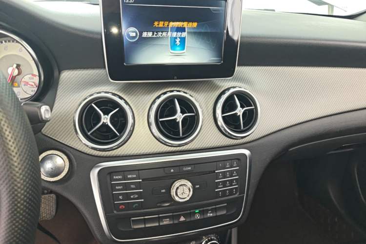 Used Mercedes-Benz GLA 2016 GLA 200 Sport Edition Audio And AC Panel