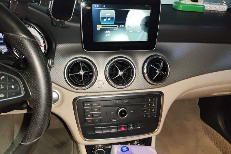 Used Mercedes-Benz GLA 2016 GLA 200 Sport Edition Audio And AC Panel