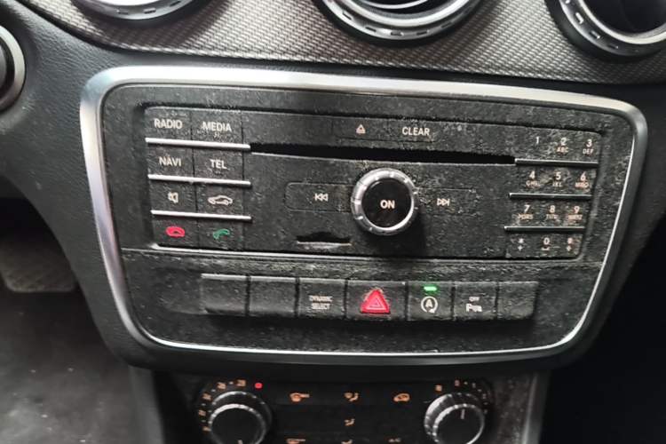 Used Mercedes-Benz GLA 2016 GLA 200 Sport Edition Audio And AC Panel
