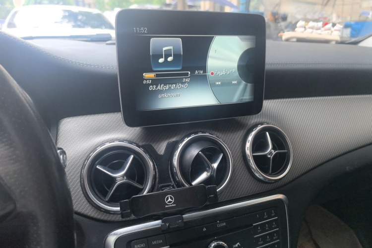 Used Mercedes-Benz GLA 2016 GLA 220 4MATIC Fashion Edition Audio And AC Panel