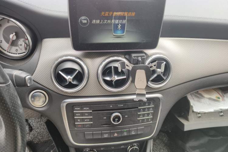 Used Mercedes-Benz GLA 2016 GLA 200 Sport Edition Audio And AC Panel