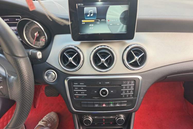 Used Mercedes-Benz GLA 2016 GLA 200 Fashion Model Audio And AC Panel