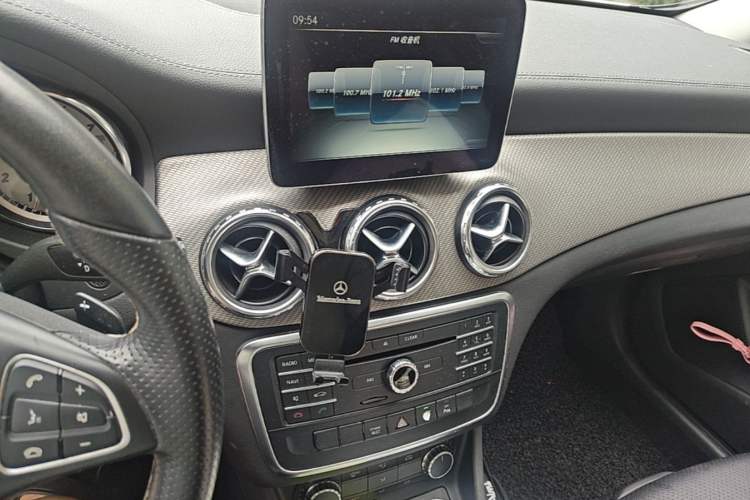 Used Mercedes-Benz GLA 2016 GLA 200 Fashion Model Audio And AC Panel
