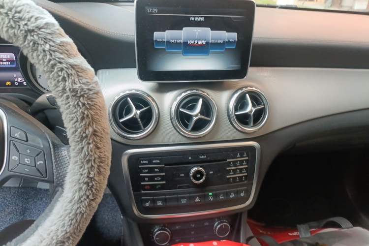 Used Mercedes-Benz GLA 2016 GLA 220 4MATIC Fashion Edition Audio And AC Panel