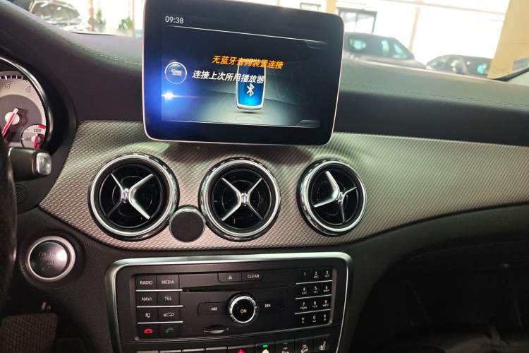 Used Mercedes-Benz GLA 2016 GLA 220 4MATIC Fashion Edition Audio And AC Panel