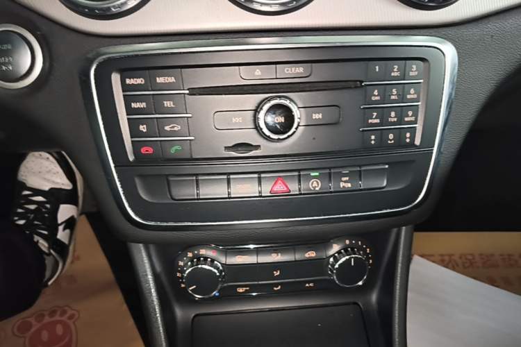 Used Mercedes-Benz GLA 2016 GLA 200 Fashion Model Audio And AC Panel
