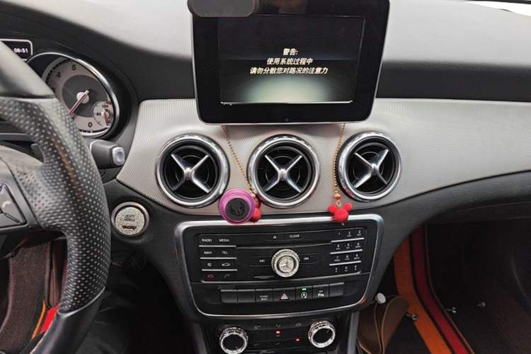 Used Mercedes-Benz GLA 2016 GLA 200 Sport Edition Audio And AC Panel