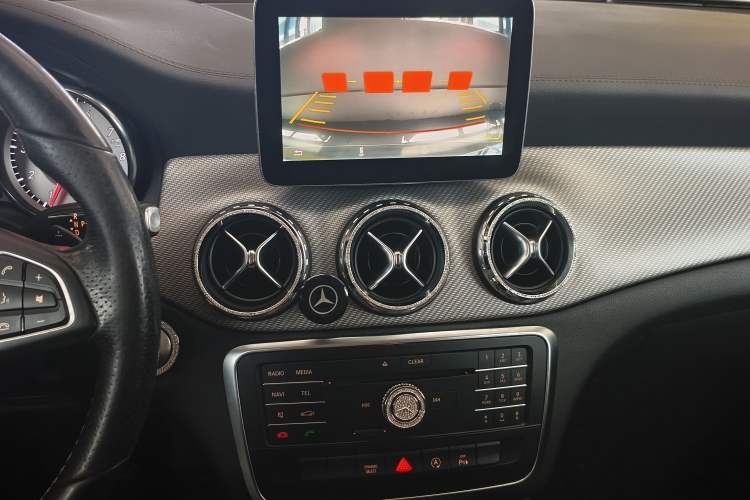 Used Mercedes-Benz GLA 2016 GLA 200 Fashion Model Audio And AC Panel