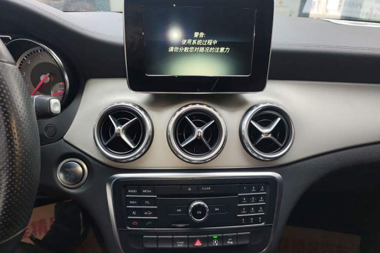 Used Mercedes-Benz GLA 2016 GLA 200 Fashion Model Audio And AC Panel