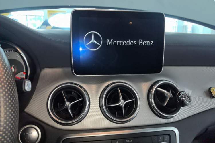 Used Mercedes-Benz GLA 2016 GLA 220 4MATIC Luxury Model Audio And AC Panel
