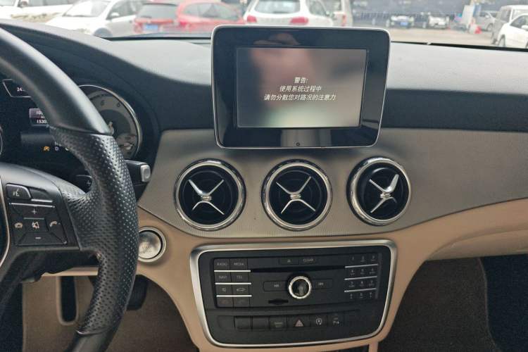 Used Mercedes-Benz GLA 2016 GLA 200 Sport Edition Audio And AC Panel