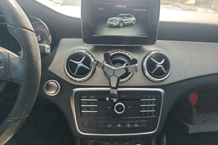Used Mercedes-Benz GLA 2016 GLA 200 Sport Edition Audio And AC Panel