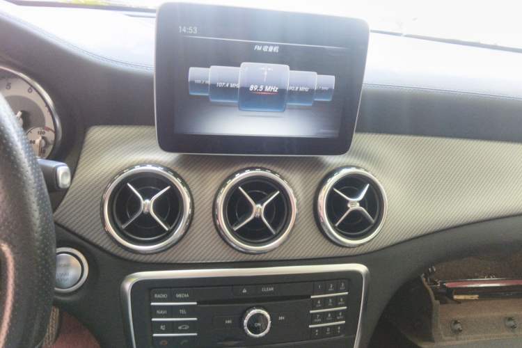 Used Mercedes-Benz GLA 2016 GLA 200 Fashion Model Audio And AC Panel