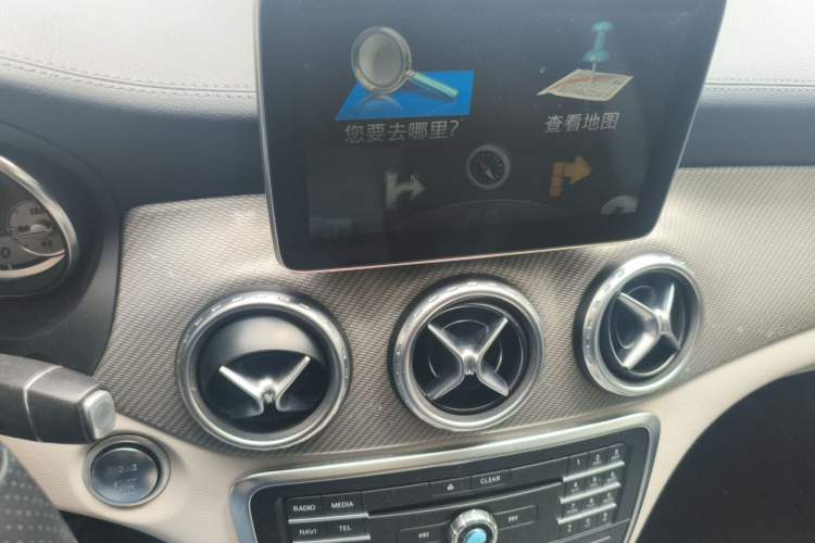 Used Mercedes-Benz GLA 2016 GLA 220 4MATIC Fashion Edition Audio And AC Panel