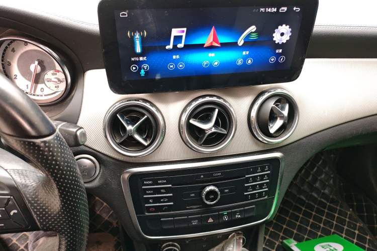 Used Mercedes-Benz GLA 2016 GLA 200 Fashion Model Audio And AC Panel