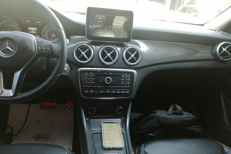 Used Mercedes-Benz GLA 2016 GLA 220 4MATIC Fashion Edition Audio And AC Panel