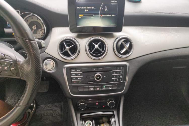 Used Mercedes-Benz GLA 2016 GLA 200 Fashion Model Audio And AC Panel