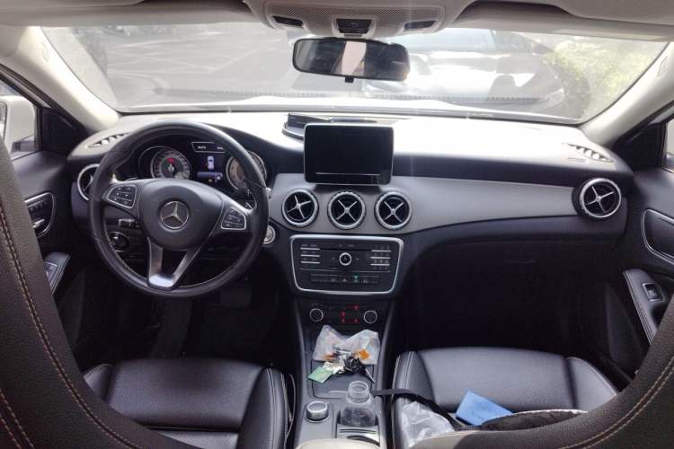 Used Mercedes-Benz GLA 2016 GLA 200 Sport Edition Center Console
