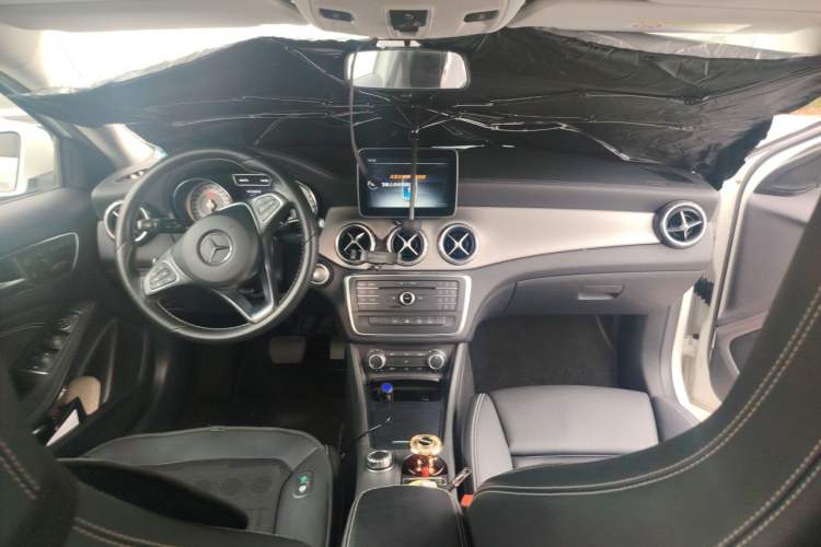 Used Mercedes-Benz GLA 2016 GLA 200 Fashion Model Center Console