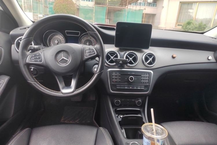Used Mercedes-Benz GLA 2016 GLA 200 Fashion Model Center Console