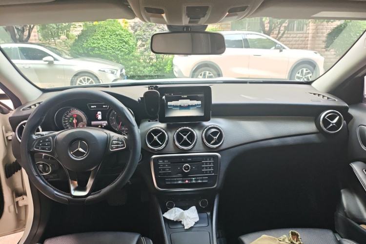 Used Mercedes-Benz GLA 2016 GLA 200 Sport Edition Center Console