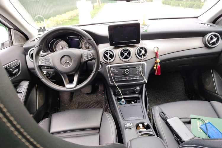 Used Mercedes-Benz GLA 2016 GLA 200 Sport Edition Center Console