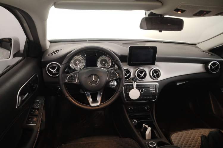 Used Mercedes-Benz GLA 2016 GLA 200 Sport Edition Center Console