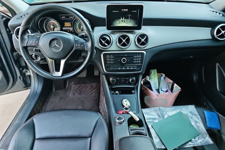 Used Mercedes-Benz GLA 2016 GLA 200 Fashion Model Center Console