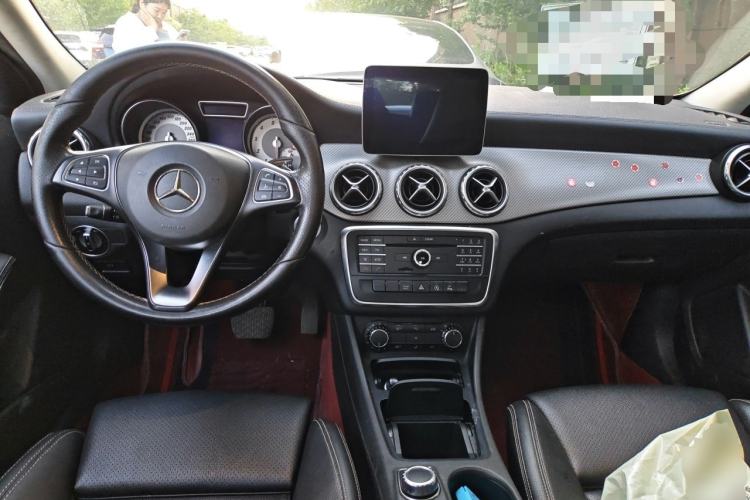 Used Mercedes-Benz GLA 2016 GLA 200 Fashion Model Center Console