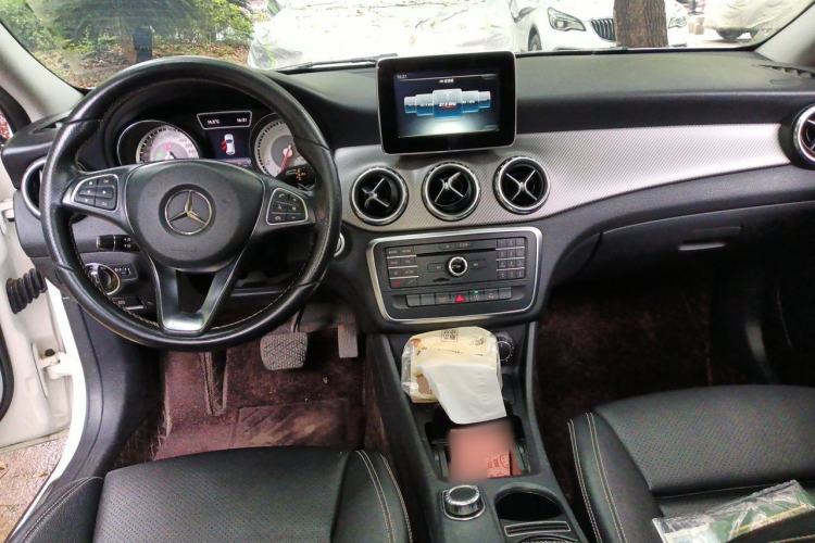 Used Mercedes-Benz GLA 2016 GLA 200 Sport Edition Center Console