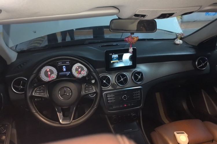 Used Mercedes-Benz GLA 2016 GLA 200 Sport Edition Center Console