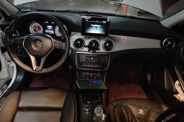 Used Mercedes-Benz GLA 2016 GLA 200 Fashion Model Center Console